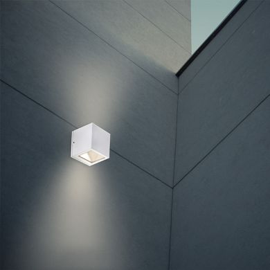 Aplique CAVALUM IP54 1xG9 C.9xL.9xAlt.9,5cm alumínio+vidro branco