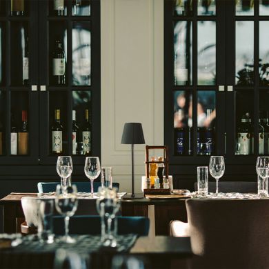 Candeeiro de mesa LOTTUS IP20 2,5W LED CCT 3000-4000-6500K Alt.38xD.11,5cm, preto, com cabo USB