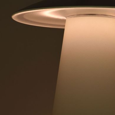 Sobremesa KABUTE con cargador y cable USB IP54 1x2W LED 263lm Al.29,2xD.19,7cm Blanco