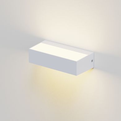 Aplique CORVO IP65 9W LED CCT 3000/4000/6500K C.17,1xL.4,6xAlt.8,3cm branco