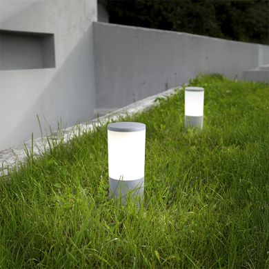 Foco com espigão AMELIA 1xE27 8,5W botão CCT (3cores) IP55 Alt.43xD.10cm resina cinza