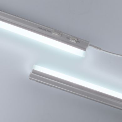 Regleta AXINITE 60cm con interruptor 1x9W LED 1030lm 3CCT L.56,8xAn.2,2xAl.3,5cm Blanco